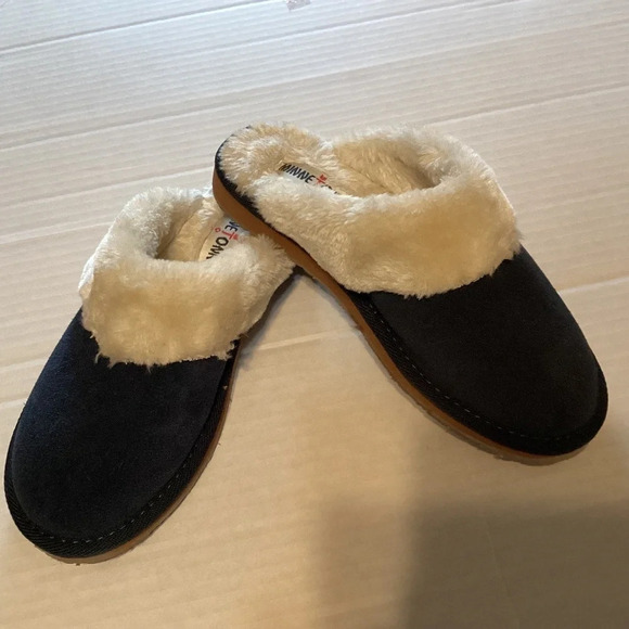 Minnetonka Shoes - Minnetonka suede slippers navy size 8 faux fur lined